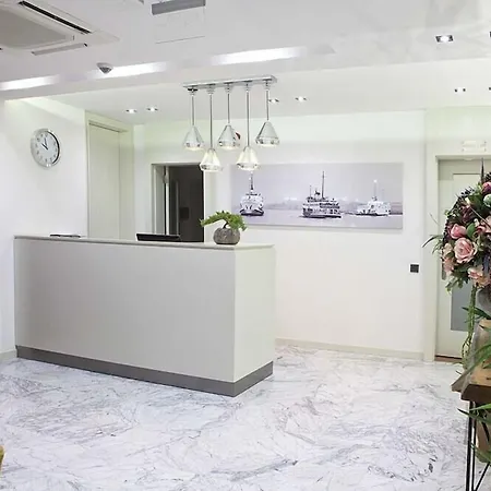 Hotell Casa Bianca 3*